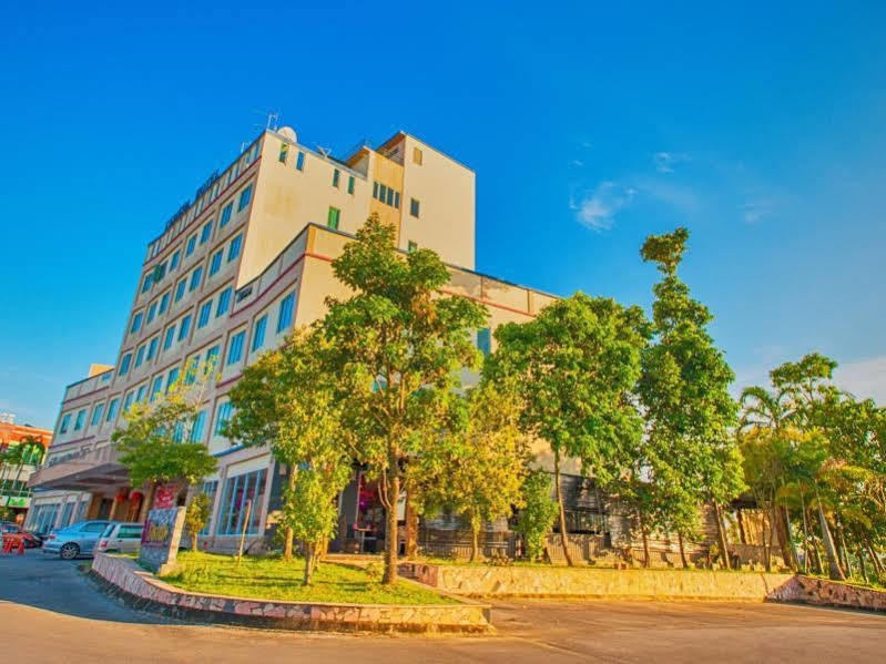 Kemena Hotel Bintulu Exterior foto